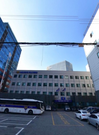 
&nbsp;

&nbsp;

&nbsp;

&nbsp;

&nbsp;

&nbsp;

&nbsp;

&nbsp;

&nbsp;

&nbsp;

&nbsp;
&nbsp;
안녕하세요 해드림입니다
바닥 클리닝 현장 사진입니다 :)
해드림은 직원분들이 근무하고 싶은 청결한 환경을 만들어 드리기 위해 항상 노력합니다!&nbsp;

   
      
      
   