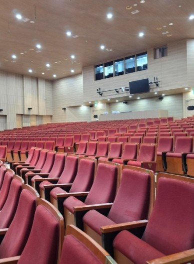 
   
   &nbsp;
   
   &nbsp;
   
   &nbsp;
   
   &nbsp;
   
   &nbsp;
   &nbsp;
   안녕하세요 해드림입니다!
   바닥 클리닝 및&nbsp;내부 시설 청소&nbsp;현장 사진입니다 :)
   해드림은 관객분들이 방문하고 싶은 청결한 환경을 만들어 드리기 위해 항상 노력합니다
   
